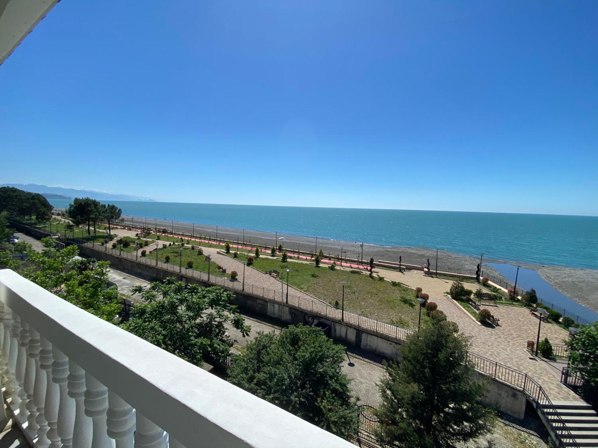 Guesthouse White Swan Kobuleti Exteriér fotografie